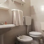Residenza Santa Valeria Πανσιόν Caglio