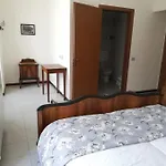 Residenza Santa Valeria Πανσιόν Caglio