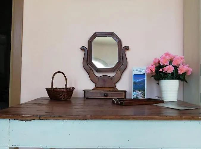 Residenza Santa Valeria Гостевой дом Caglio