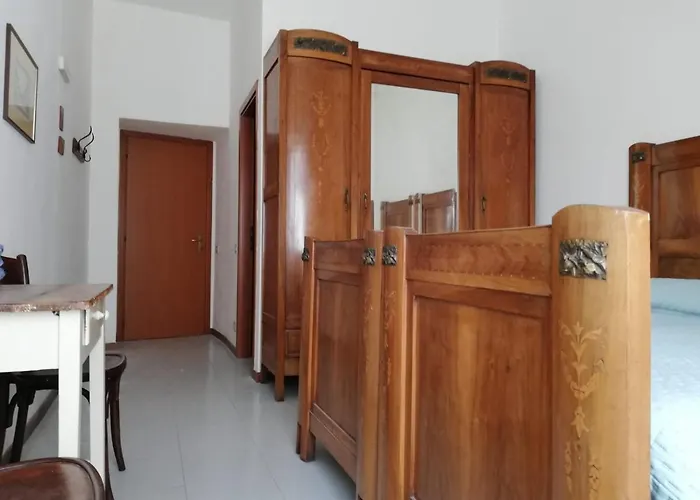 Residenza Santa Valeria Гостевой дом Caglio